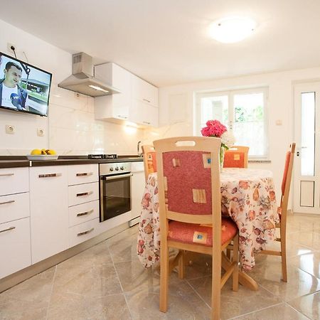 Apartments Melita Крк Екстер'єр фото
