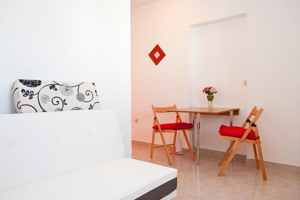 Apartments Melita Крк Екстер'єр фото