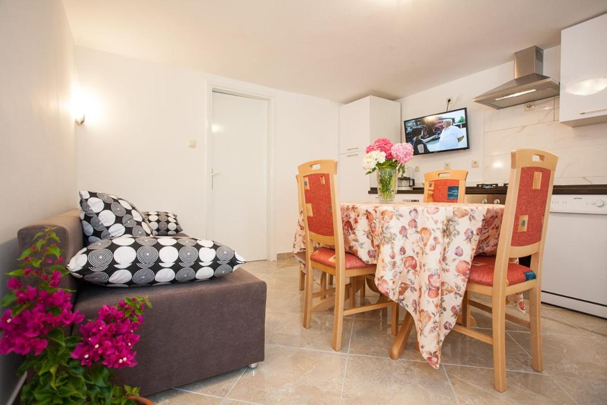 Apartments Melita Крк Екстер'єр фото