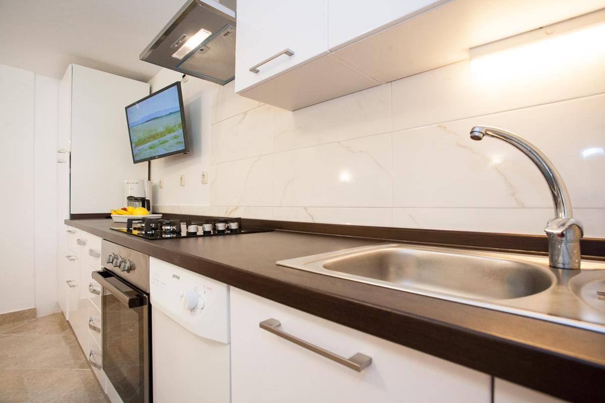 Apartments Melita Крк Екстер'єр фото