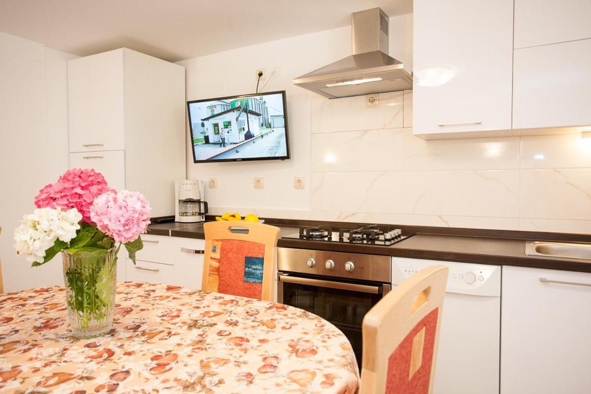 Apartments Melita Крк Екстер'єр фото