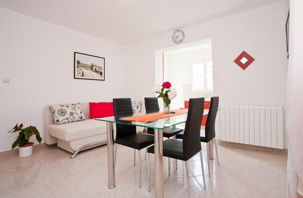 Apartments Melita Крк Екстер'єр фото